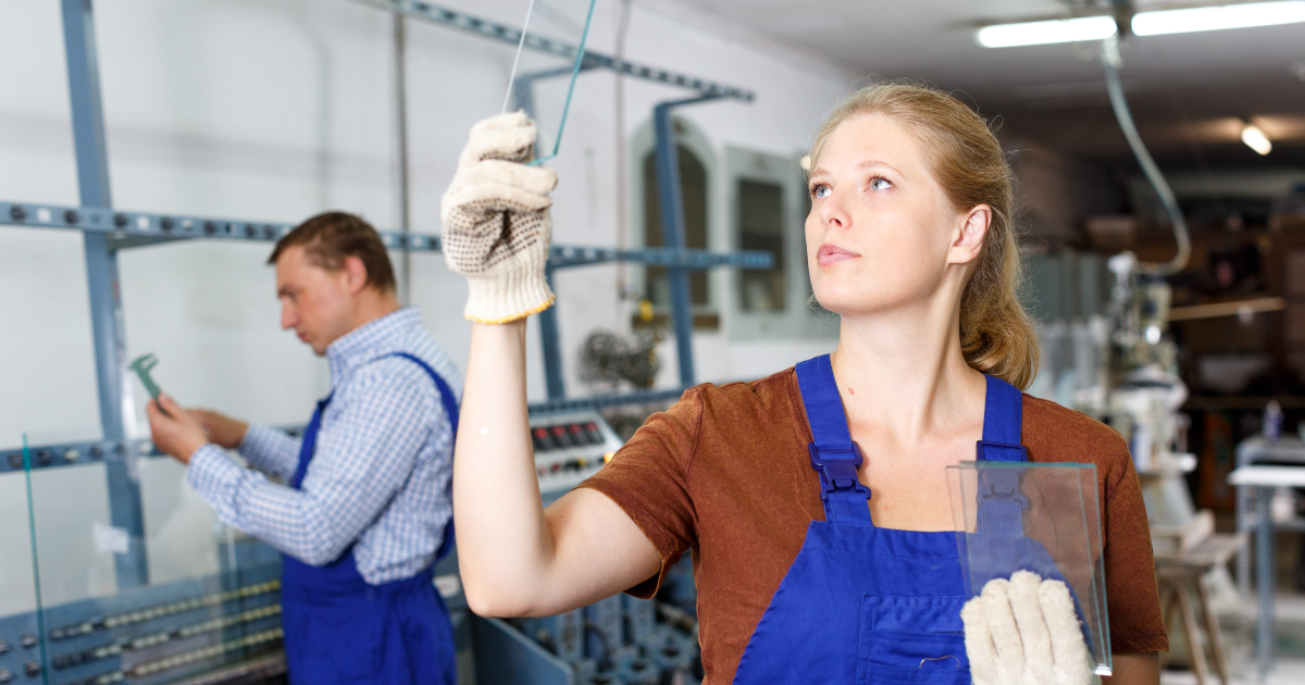 Blindex Firma Parceria com Instituição para Capacitar Vidraceiras