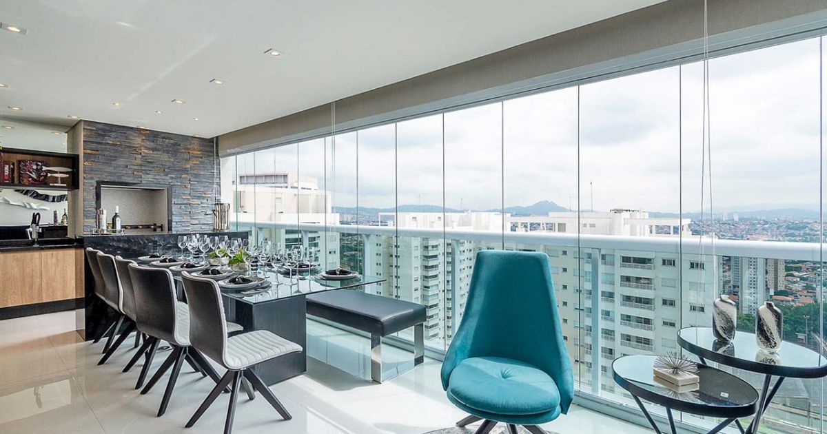 Descubra Qual a Melhor Cortina de Vidro para Sua Varanda e Transforme Seu Espaço!