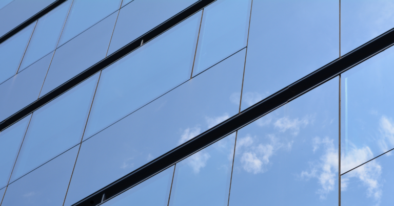 Descubra os Benefícios do Sistema de Instalação de Pele de Vidro