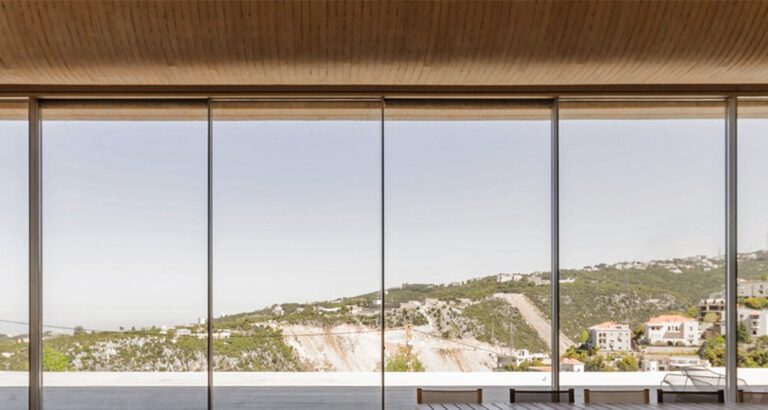 Panoramah! lança sistema de janela deslizante com perfis ultrafinos e vidro isolante a vácuo