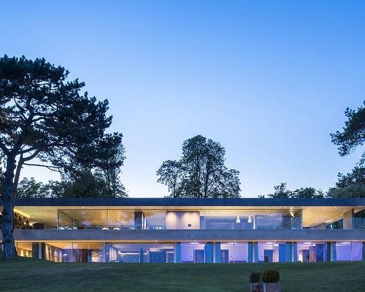 Janela minimalista ah!60 promete transparência máxima e desempenho térmico avançado